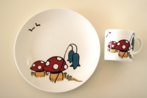 Children's cup and plate set